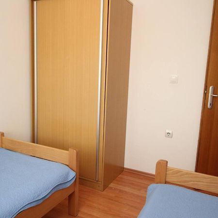 Apartments Knezevic Baška Eksteriør billede