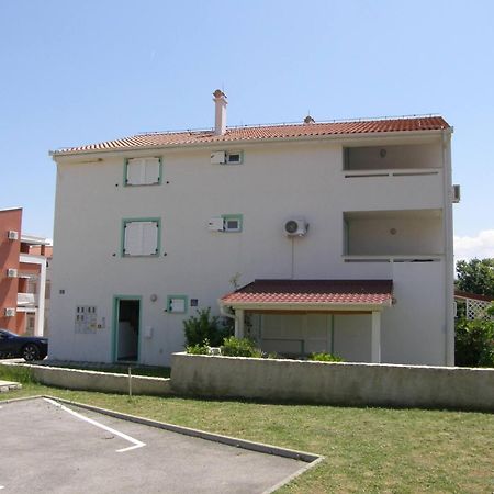 Apartments Knezevic Baška Eksteriør billede